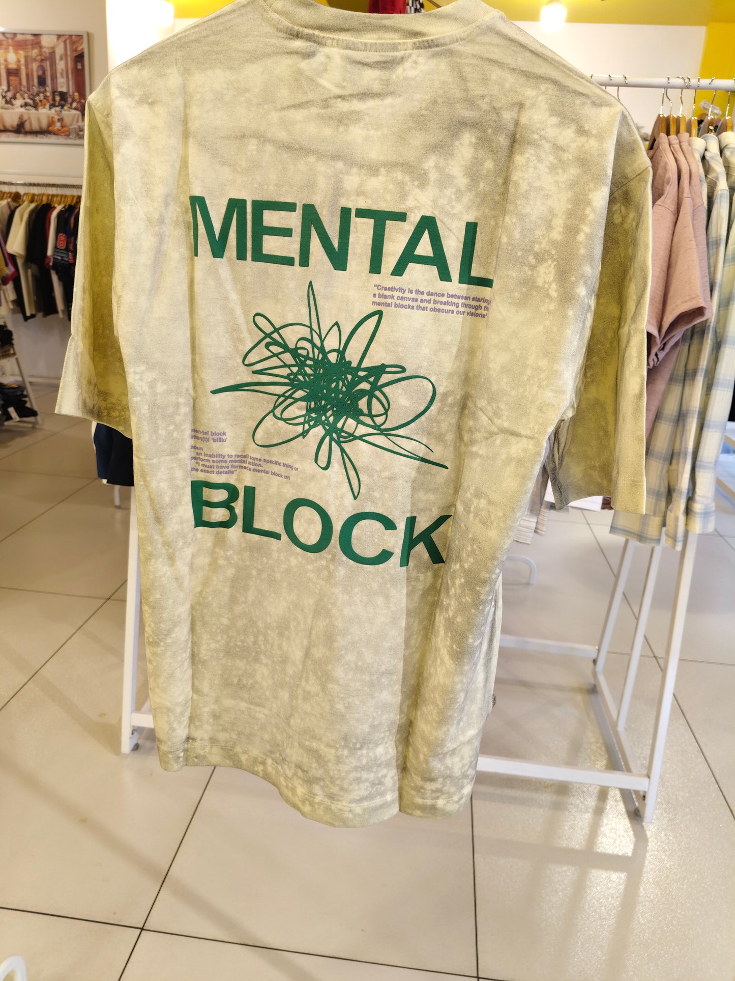 OVERSIZED TSHIRT  ( MEDIUM )