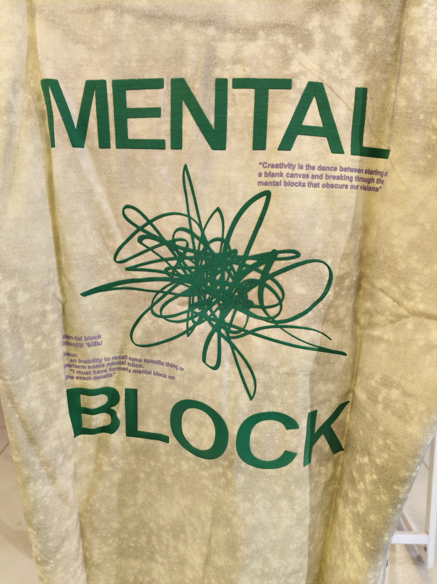 OVERSIZED TSHIRT  ( MEDIUM )