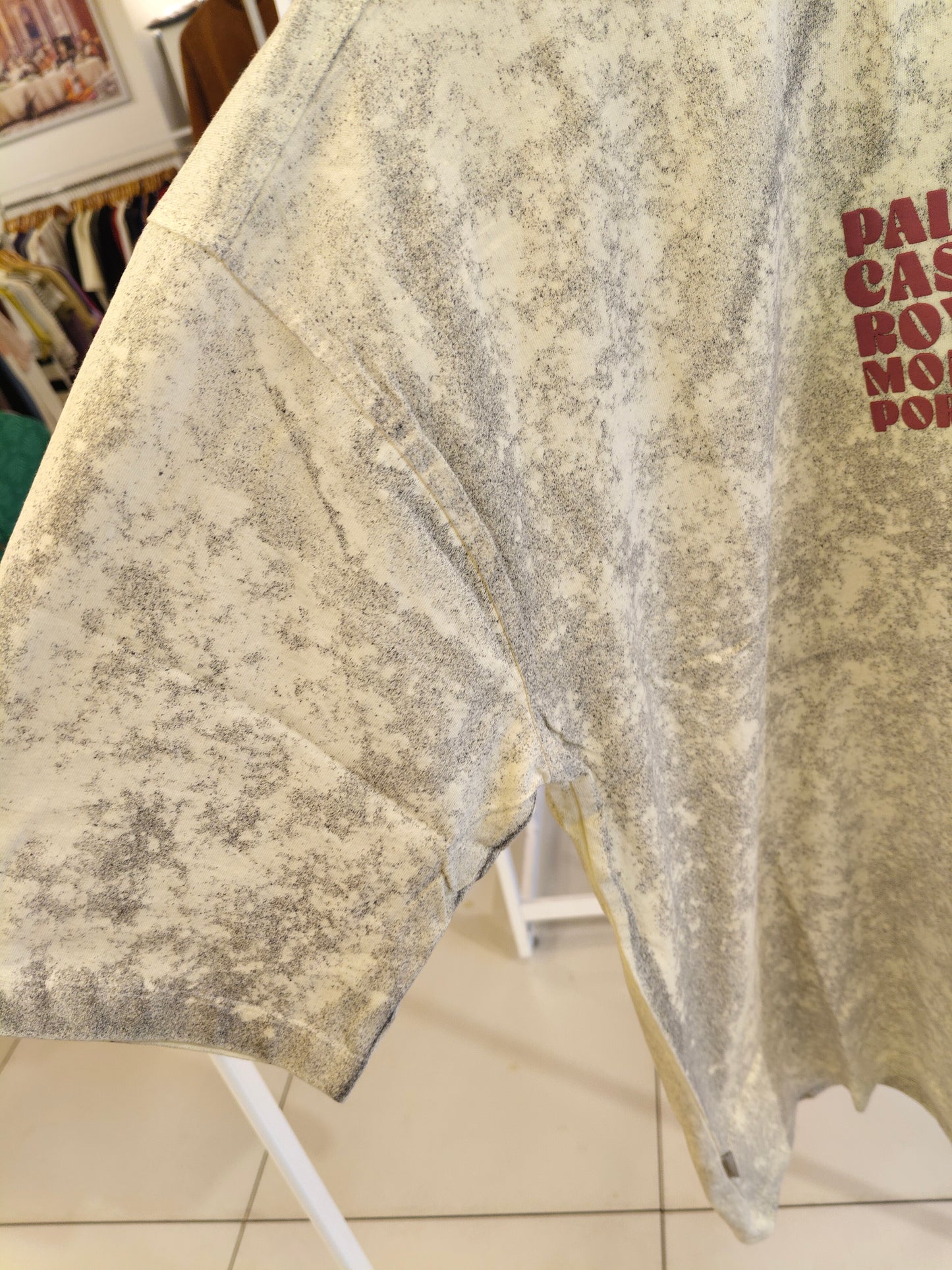 OVERSIZED TSHIRT  ( MEDIUM )