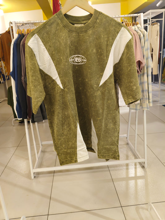 OVERSIZED TSHIRT  ( MEDIUM )