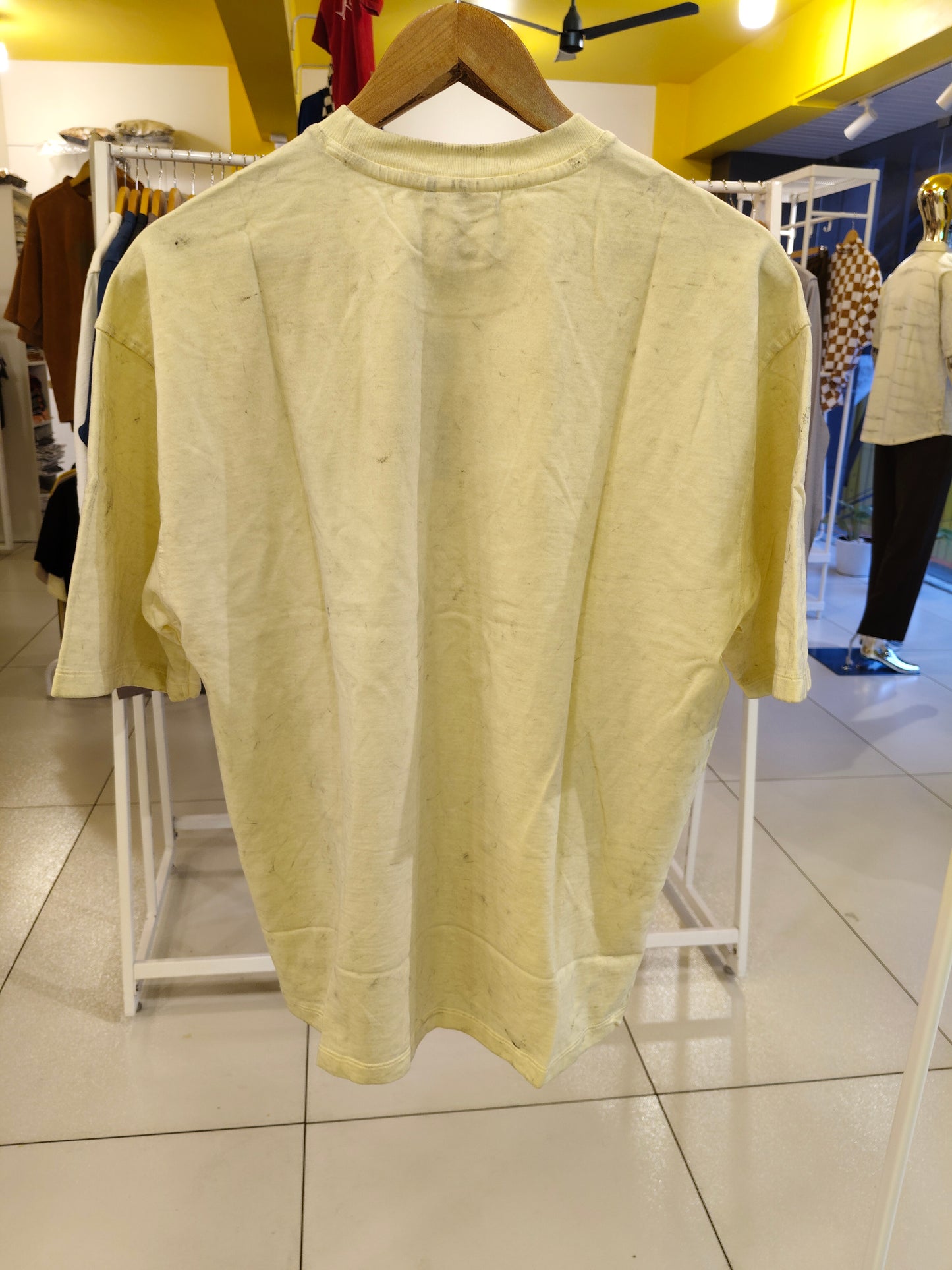 OVERSIZED TSHIRT  ( SMALL )