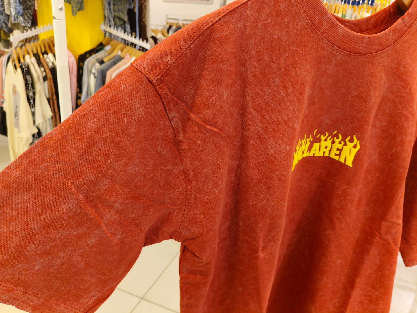 OVERSIZED TSHIRT  ( MEDIUM )