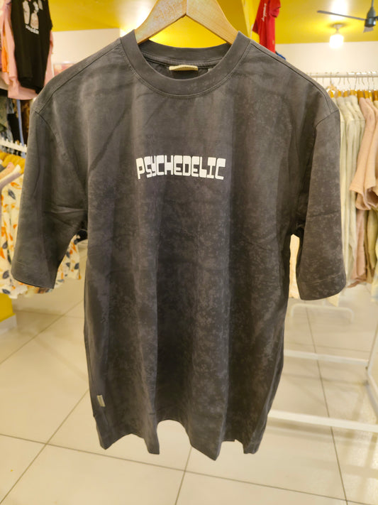 OVERSIZED TSHIRT  ( MEDIUM )