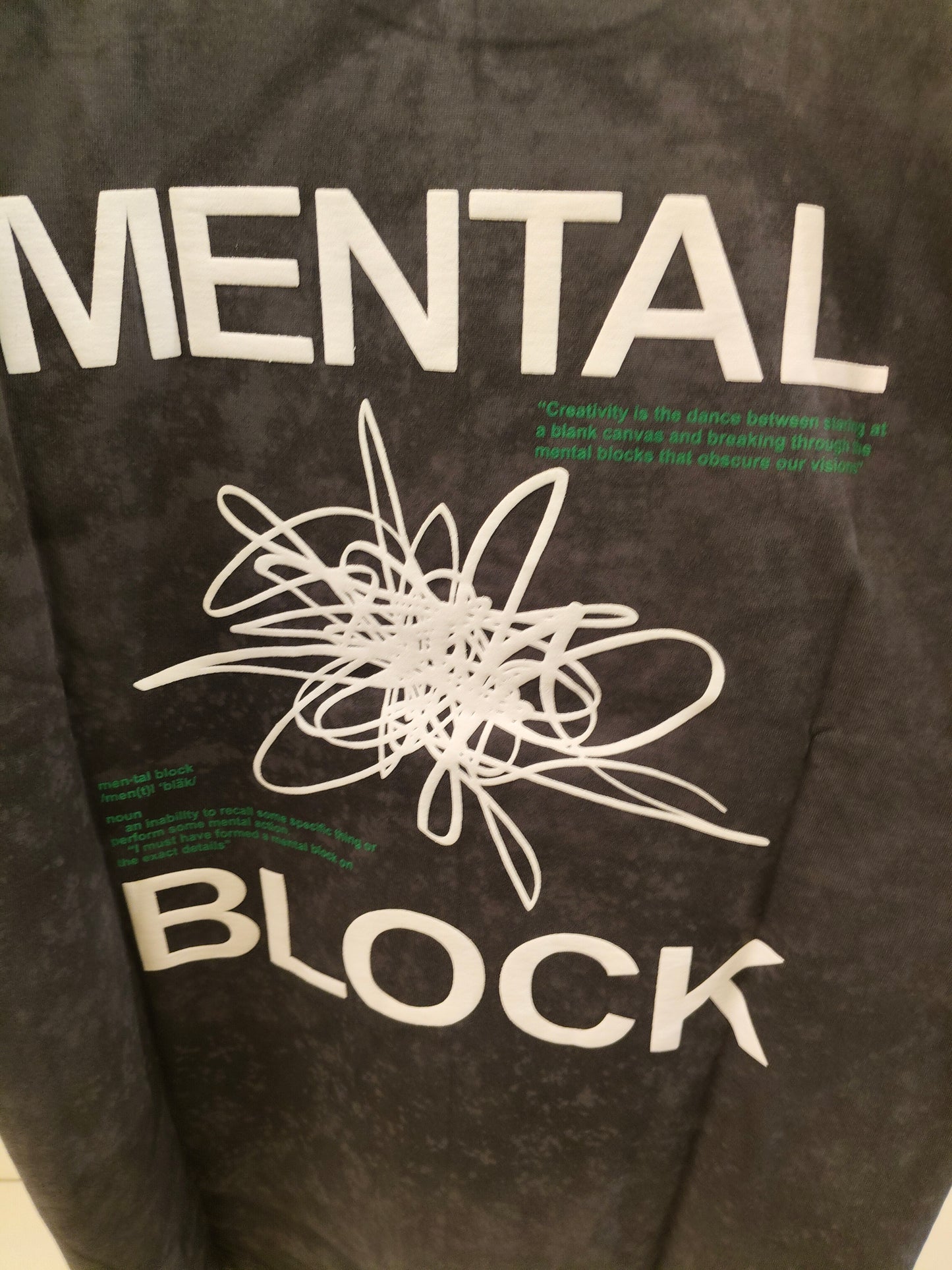 OVERSIZED TSHIRT  ( MEDIUM )