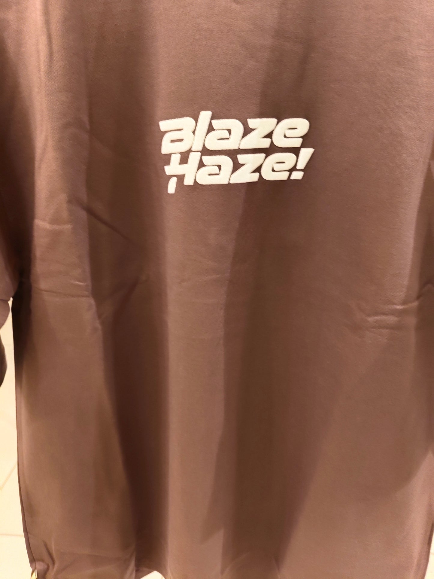 OVERSIZED TSHIRT  ( MEDIUM )