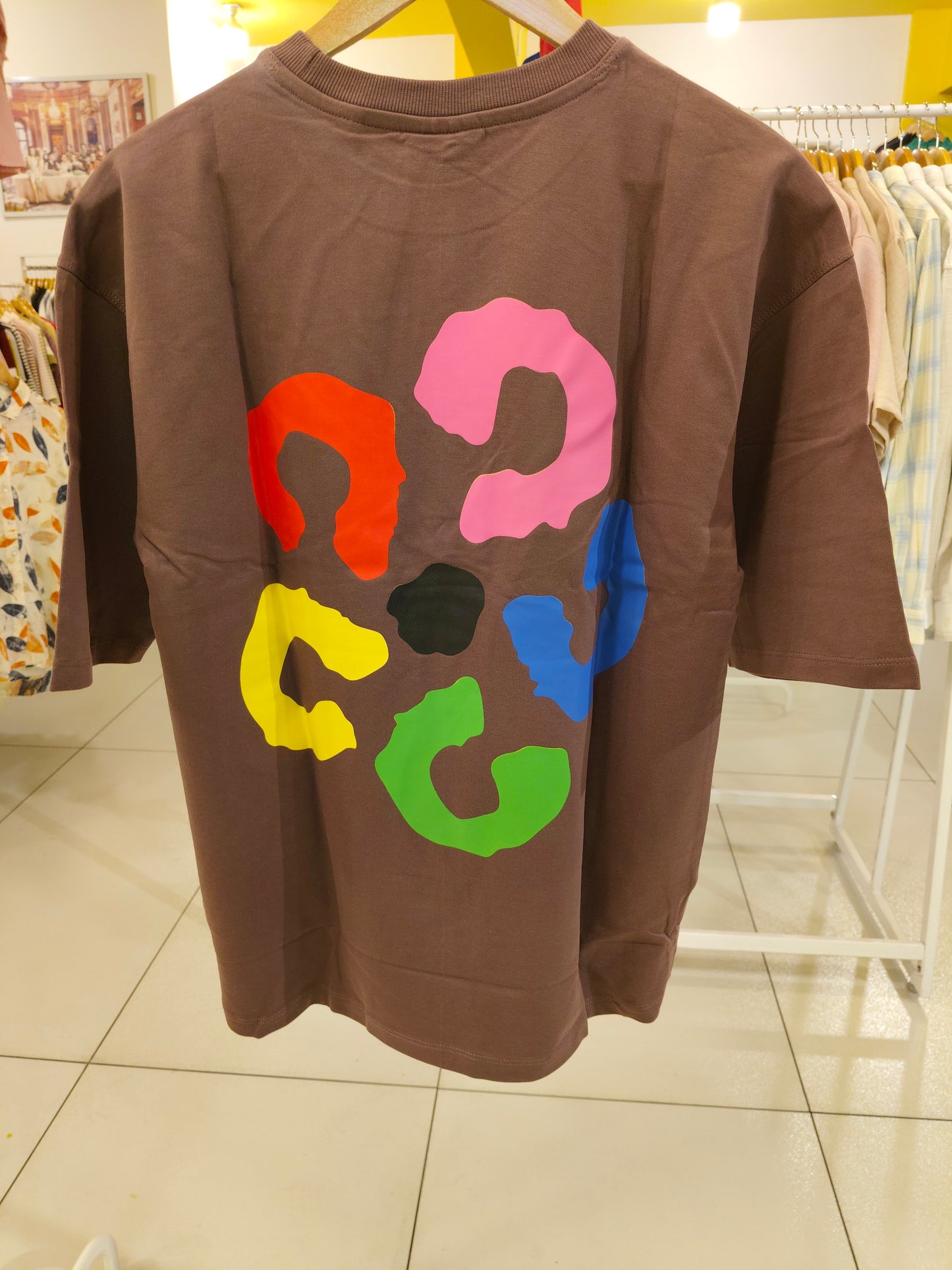 OVERSIZED TSHIRT  ( MEDIUM )