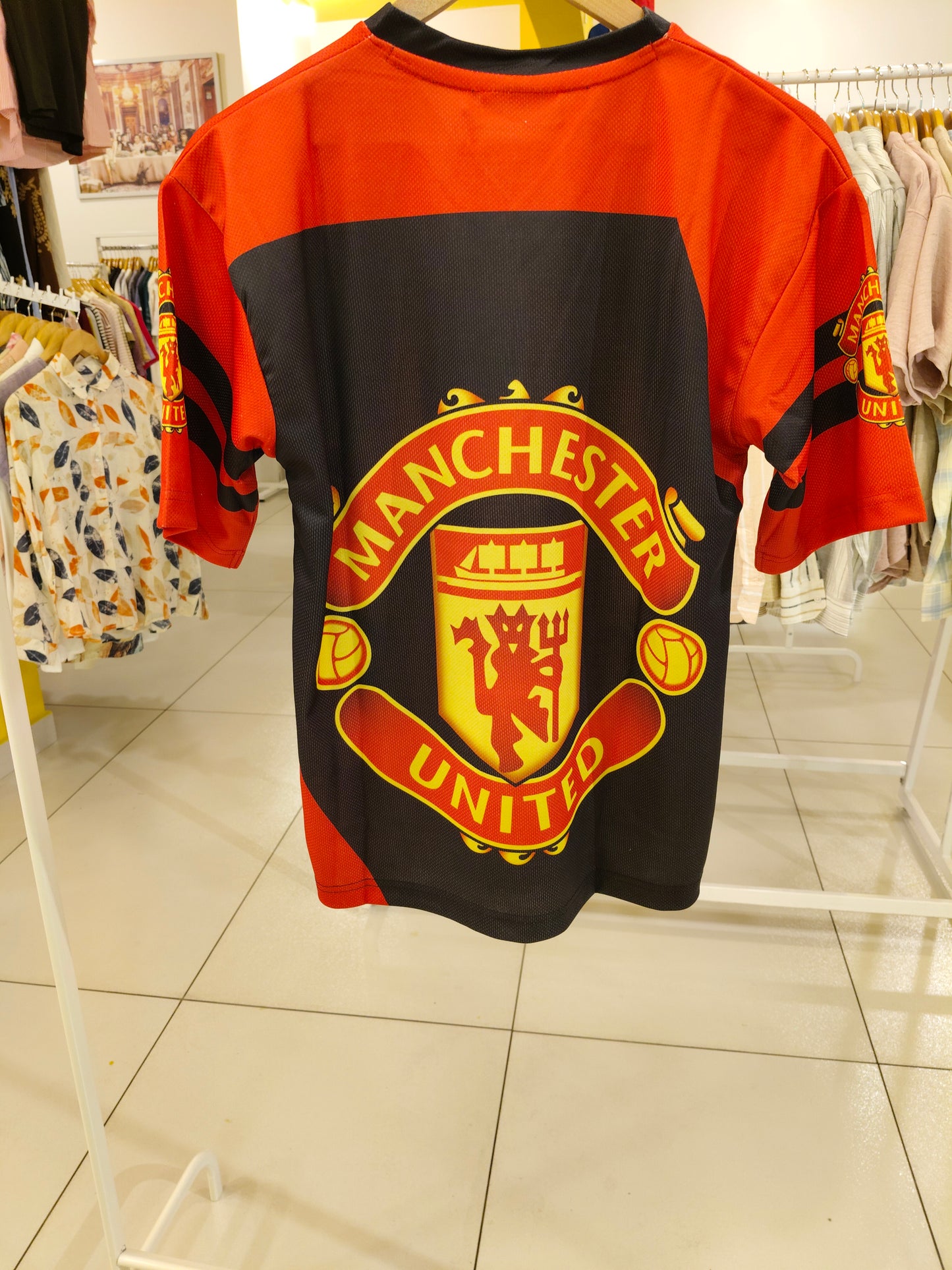 OVERSIZED  JERSEY  TSHIRT  ( SMALL )