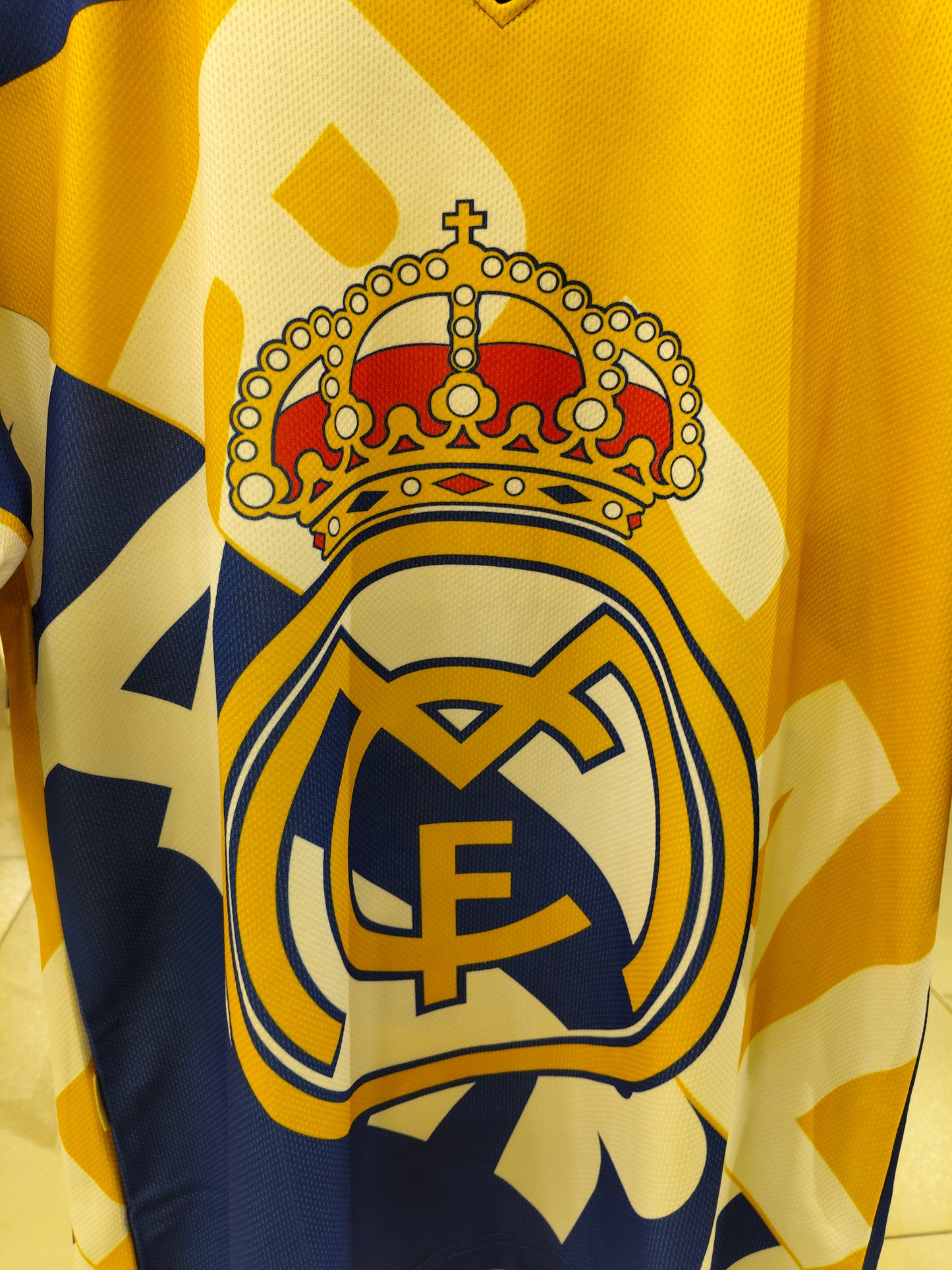 OVERSIZED  JERSEY  TSHIRT  ( MEDIUM )