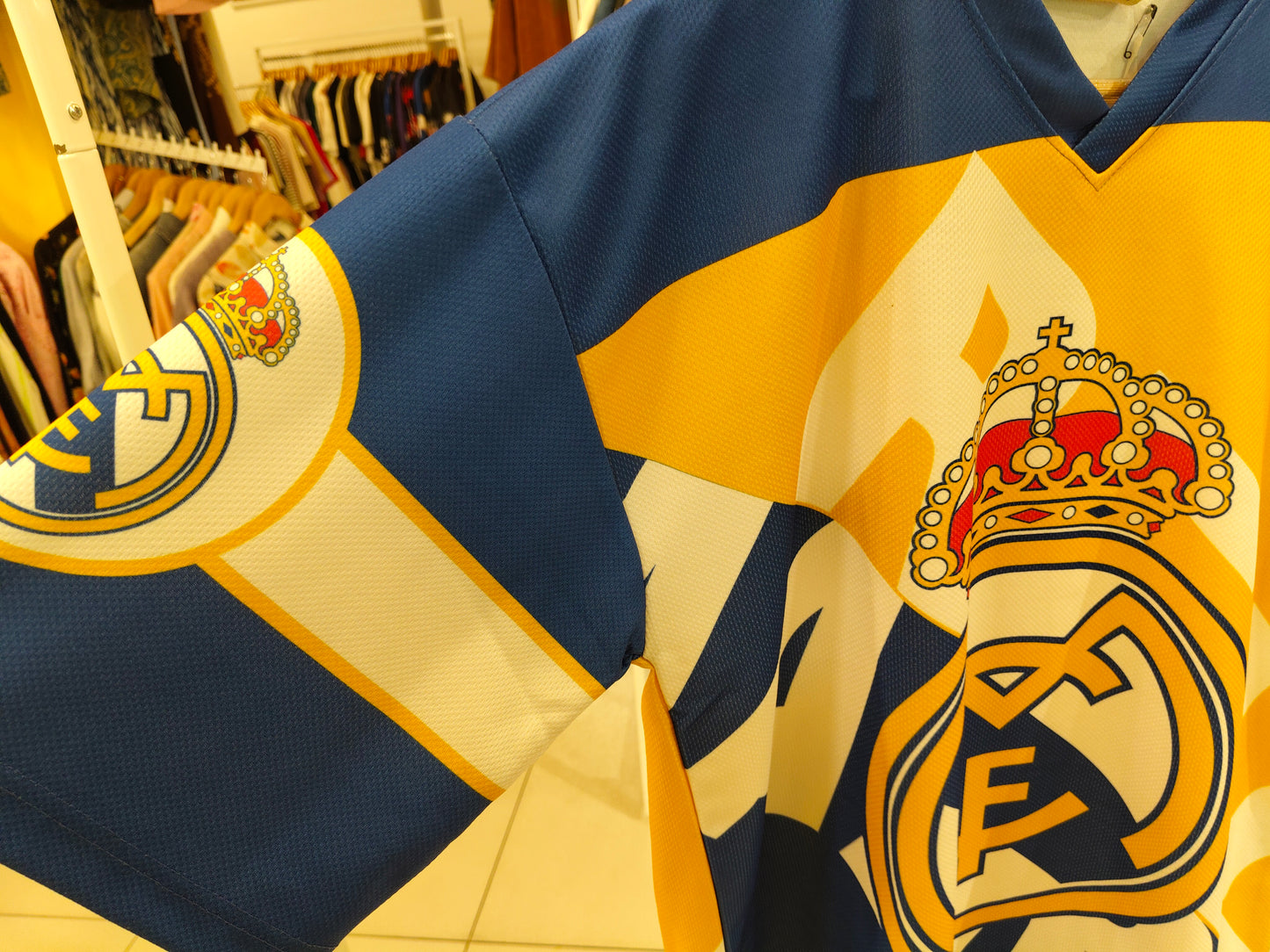 OVERSIZED  JERSEY  TSHIRT  ( MEDIUM )