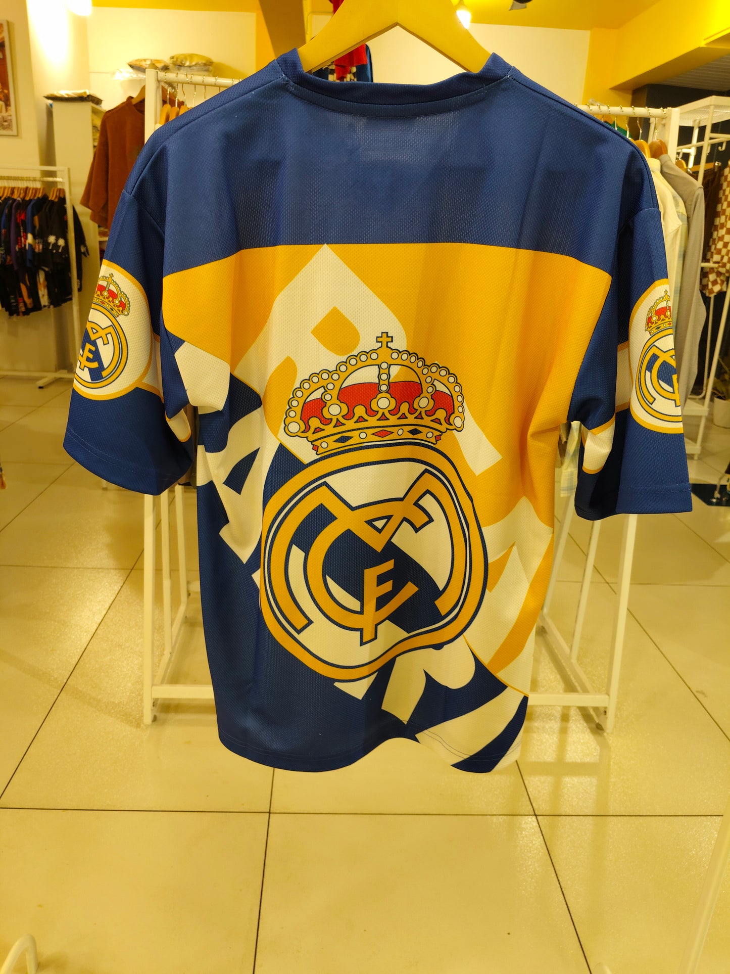 OVERSIZED  JERSEY  TSHIRT  ( MEDIUM )