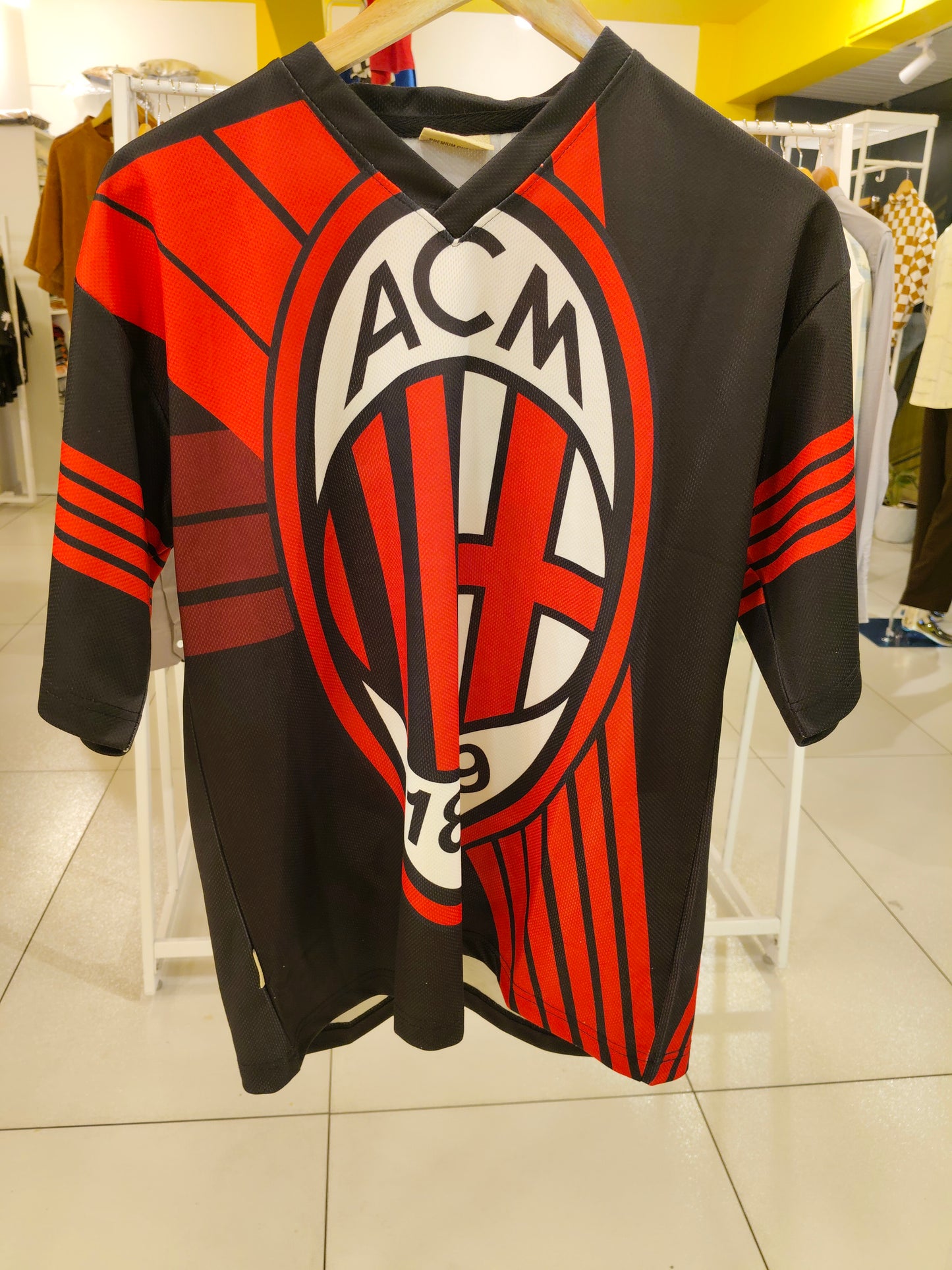 OVERSIZED  JERSEY  TSHIRT  ( MEDIUM )