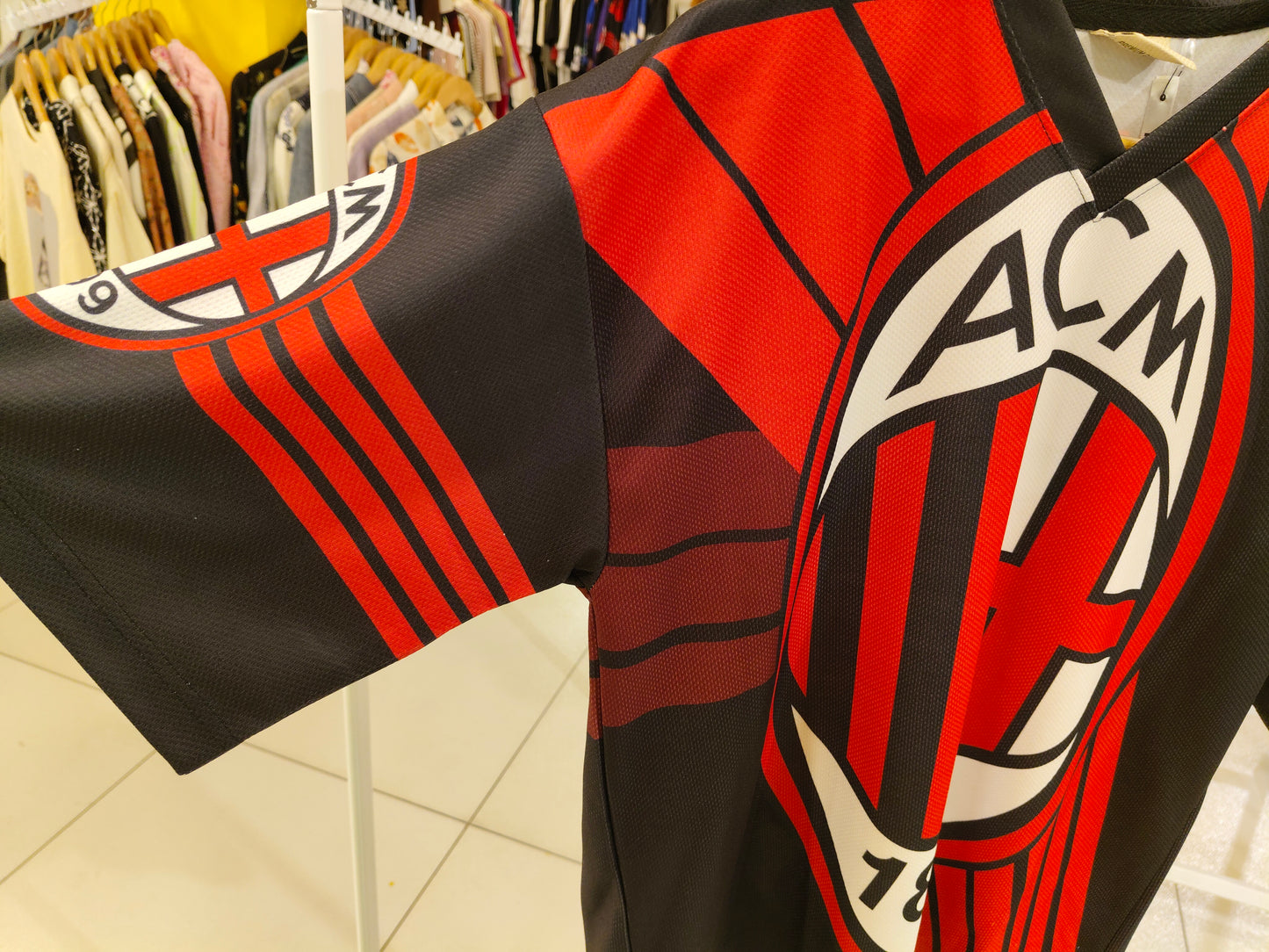 OVERSIZED  JERSEY  TSHIRT  ( MEDIUM )