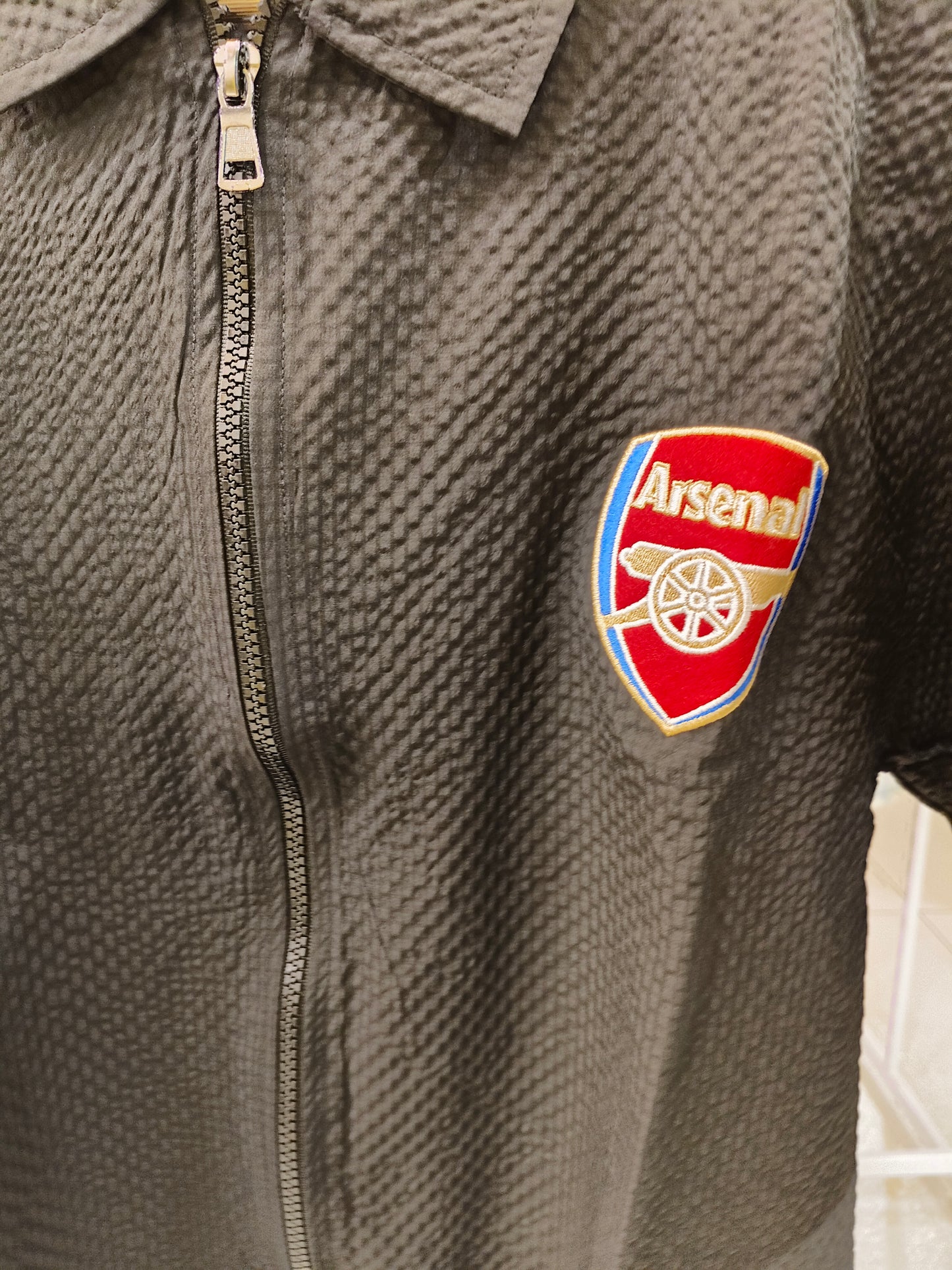 ZIP-UP QUARTER T SHIRT ( MEDIUM )