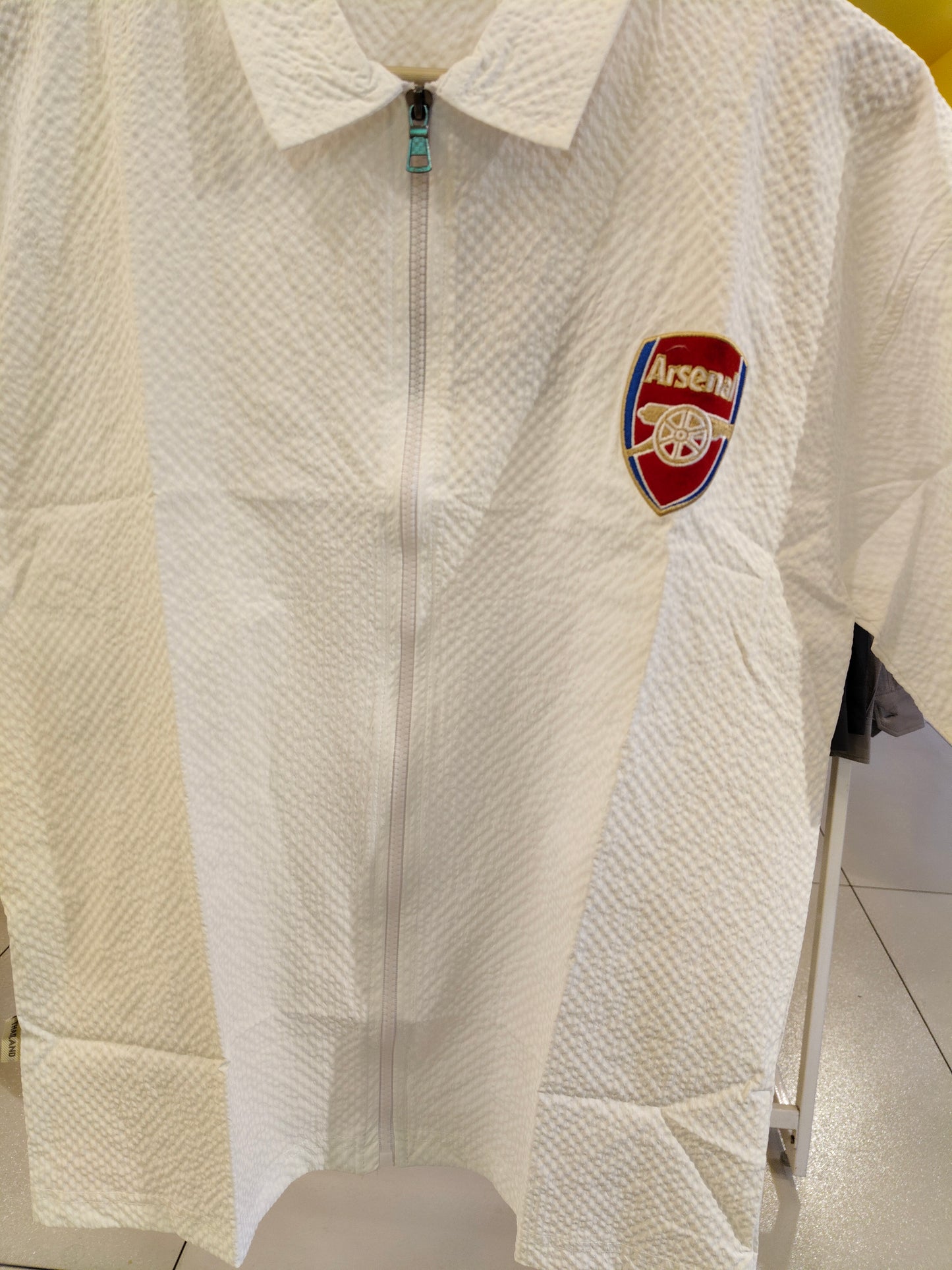 ZIP-UP QUARTER T SHIRT ( MEDIUM )