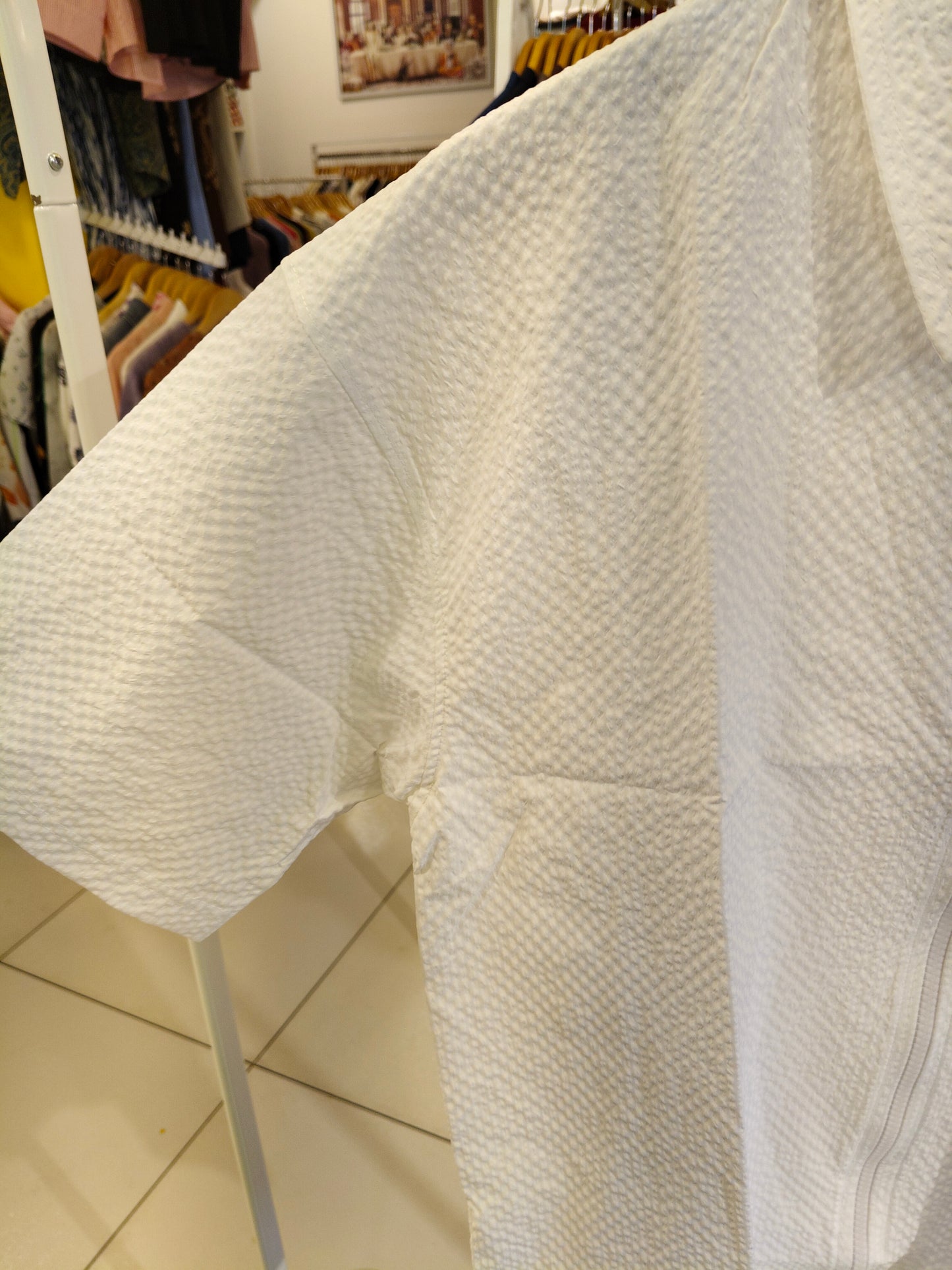 ZIP-UP QUARTER T SHIRT ( MEDIUM )