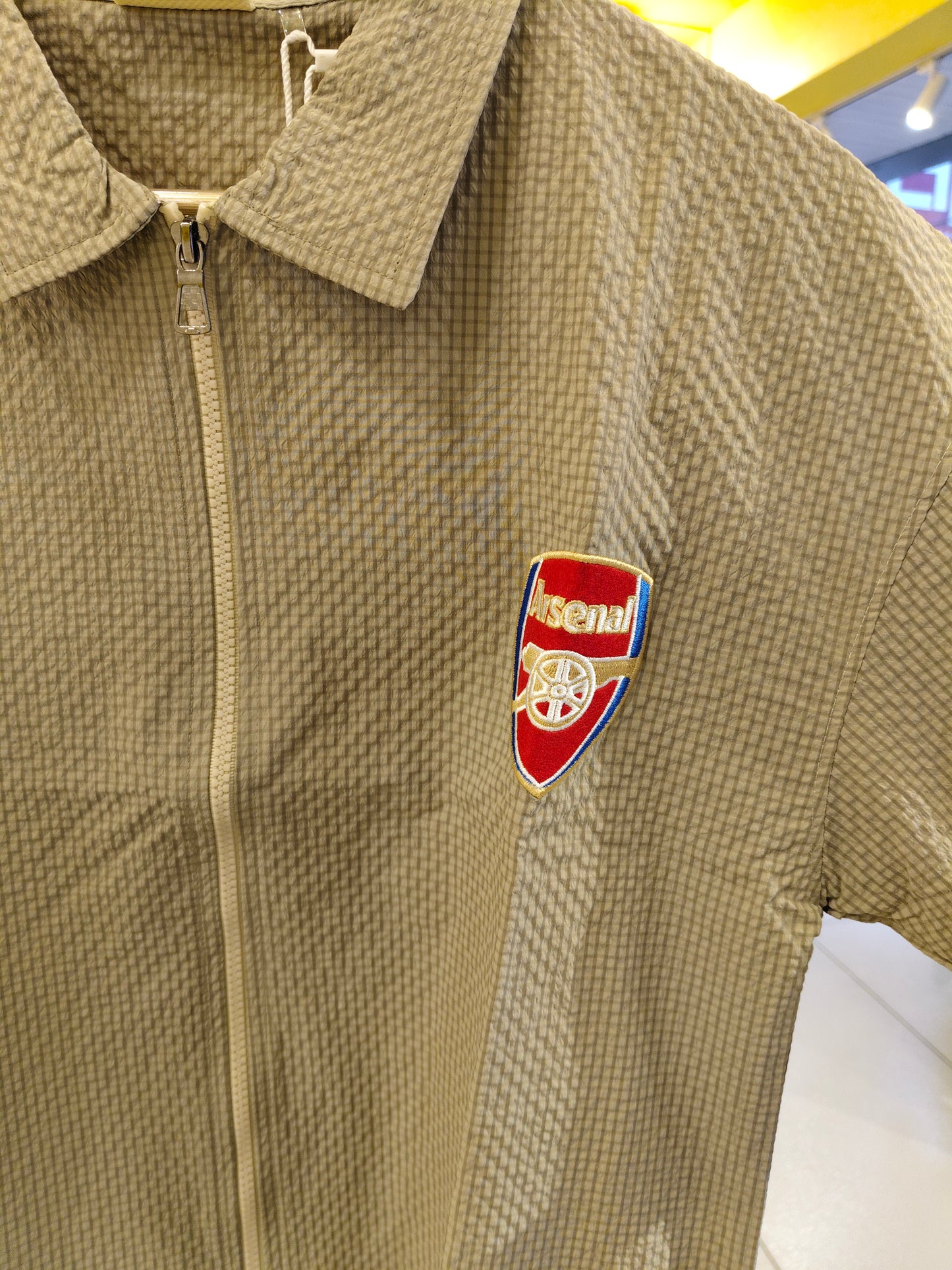 ZIP-UP QUARTER T SHIRT ( MEDIUM )