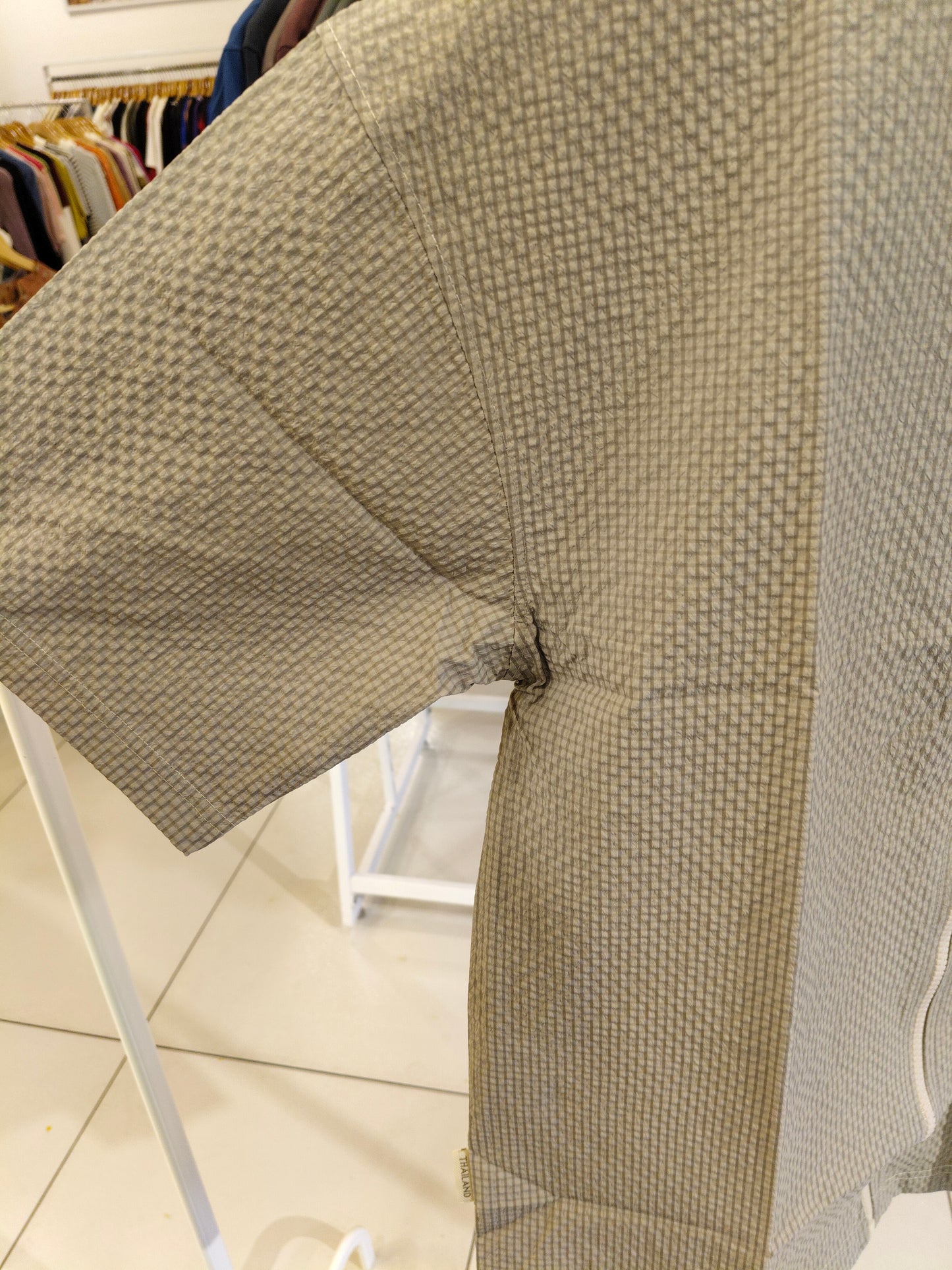 ZIP-UP QUARTER T SHIRT ( MEDIUM )