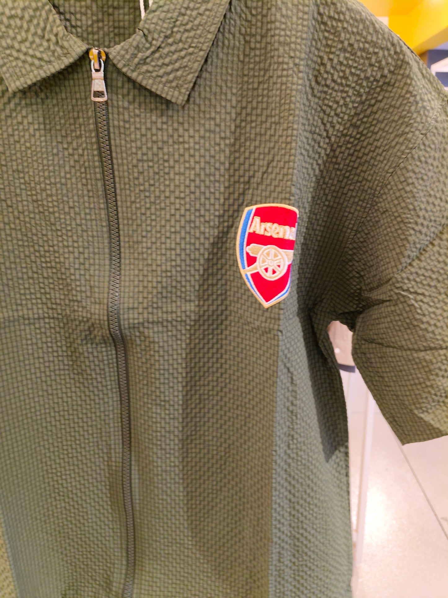 ZIP-UP QUARTER T SHIRT ( MEDIUM )