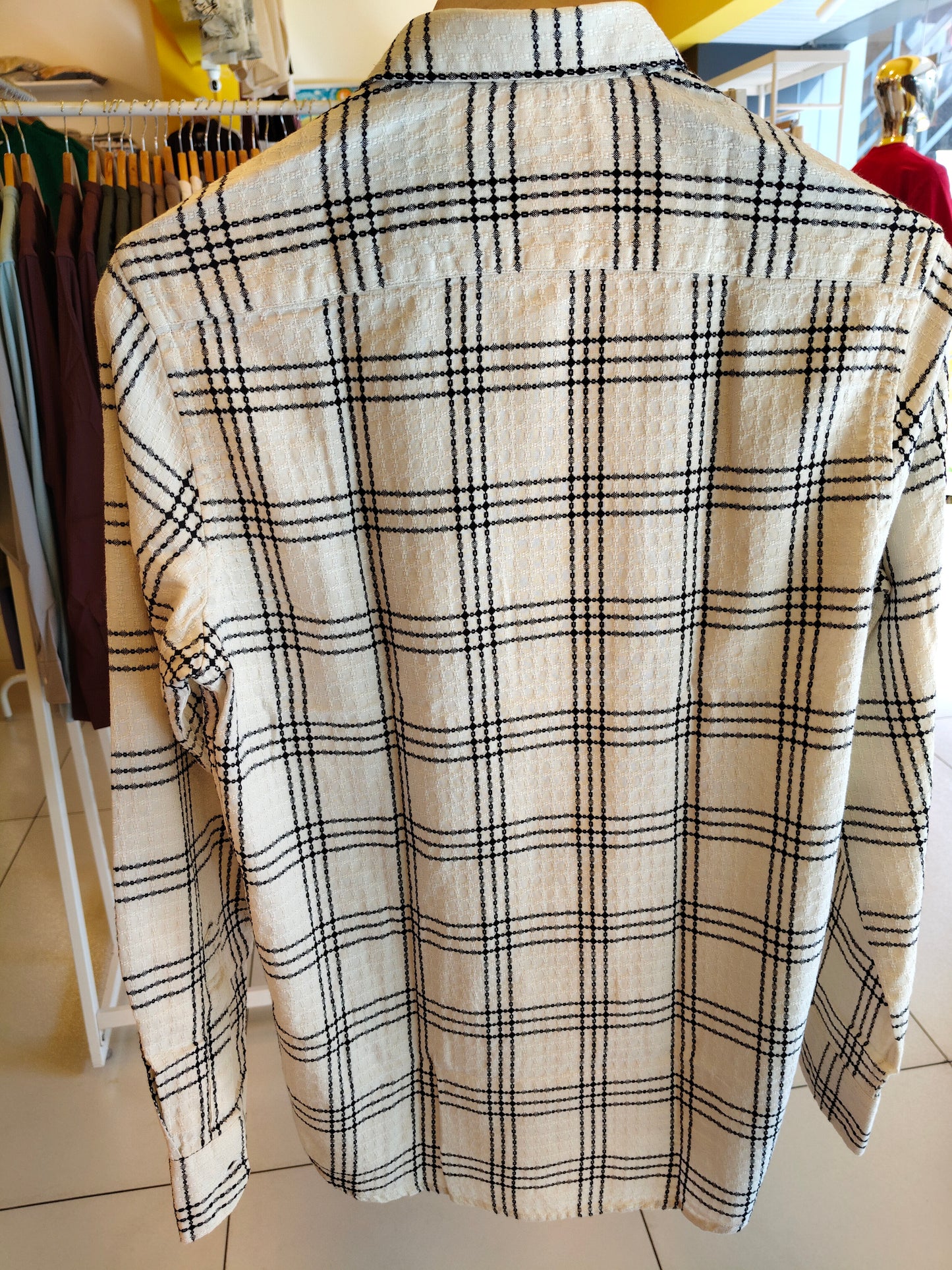 MEN'S CASUALS SHIRT ( LARGE )