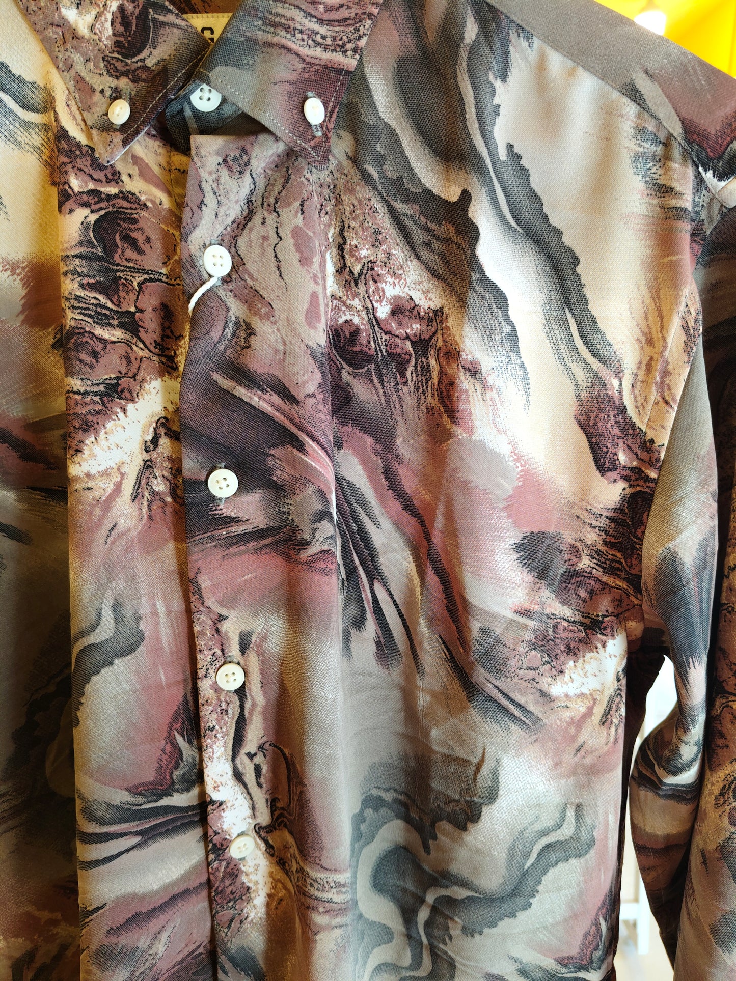 MEN'S CASUALS SHIRT ( LARGE )