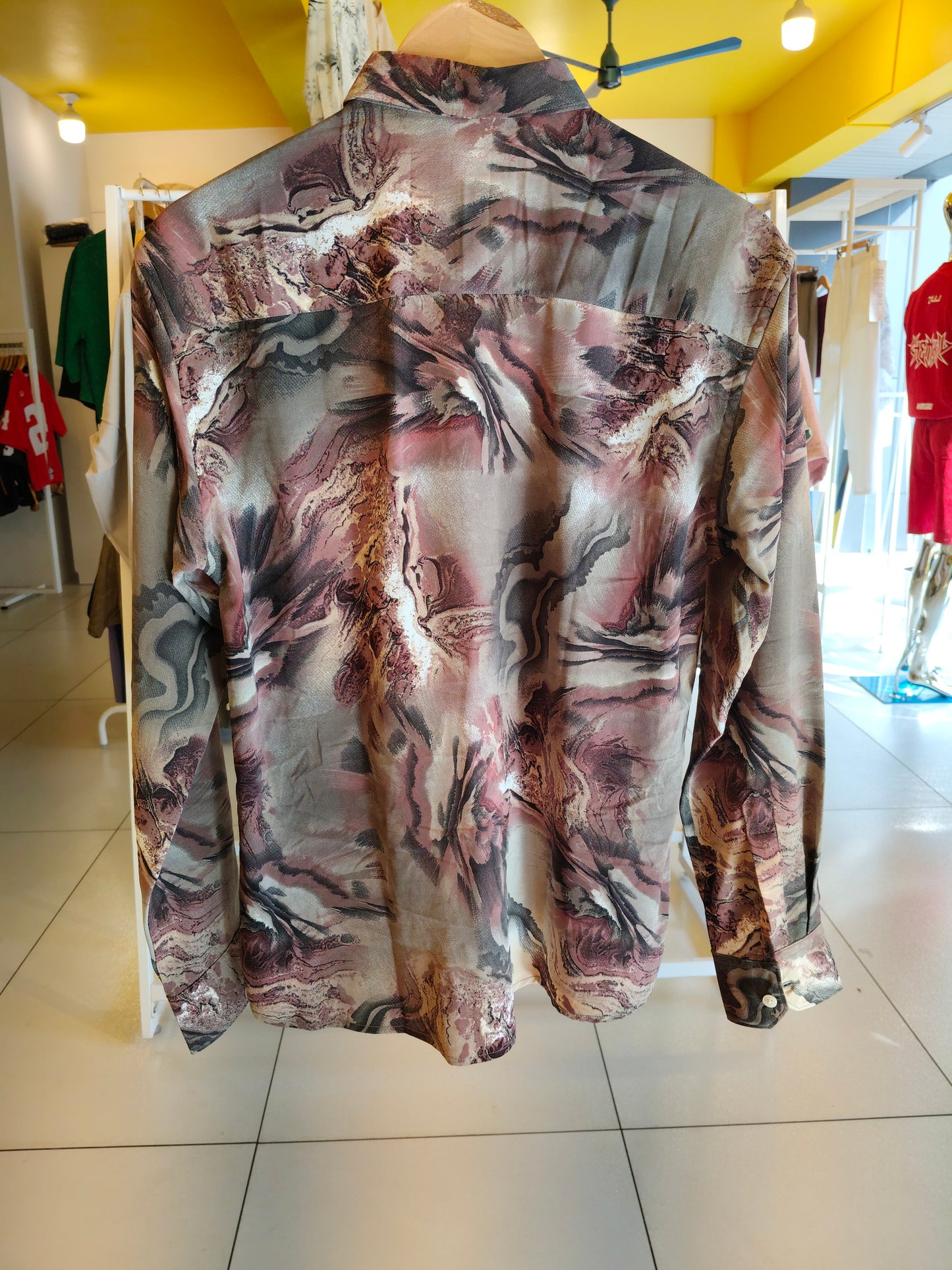 MEN'S CASUALS SHIRT ( LARGE )